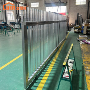 Sleek Aluminum Sliding Gate – Contemporary & Robust Entry Solution for Modern Architecture