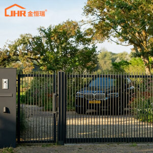Pinch-Resistant Aluminum Sliding Gate – Family-Safe Design, Manual or Automatic